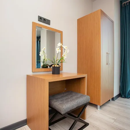 Aparthotel Marina & Trabzon