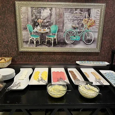 Ξενοδοχείο με διαμερίσματα Marina & 4*