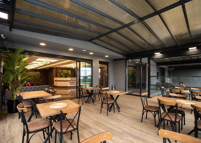 Aparthotel Marina & 4*