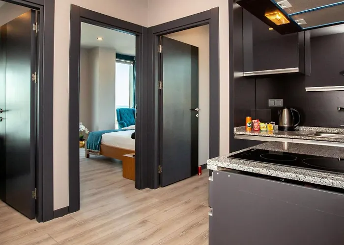 Marina & Aparthotel 4*